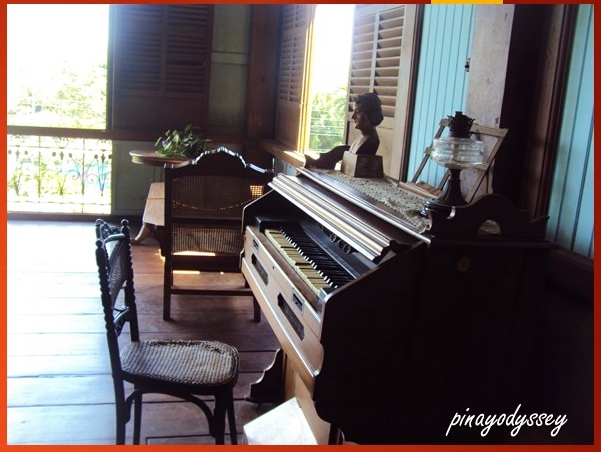 An antique piano