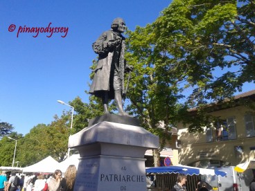 Voltaire's statue at the city center