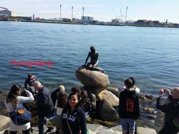 My last photo with the Little Mermaid before I moved to Norway