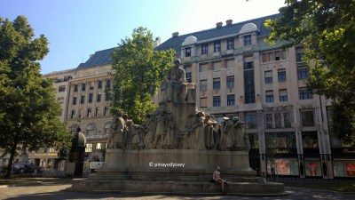 Otw to the Lion Fountain. I thought that this was the Lion Fountain! But I was wrong...