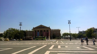 The Heroes' Square