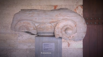 Example of a Greek column