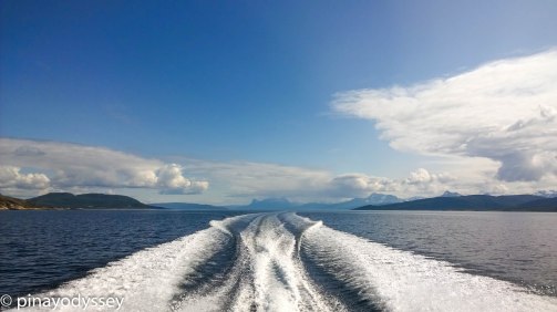 Boat riding in Lofoten