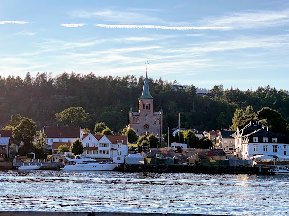 RoadTrip #4: Taking the shortest ferry route in Norway (Svelvik-Verket)