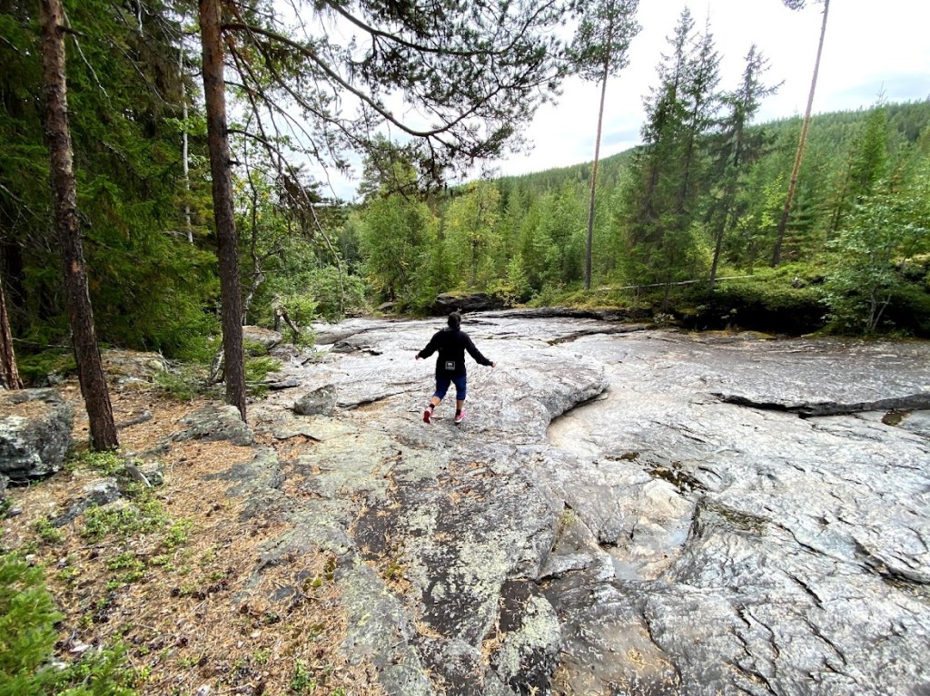 RoadTrip #8.2: From Hemsedal to Drammen, ft. the Gardnos Meteorite Park and geocaching along the&nbsp;way