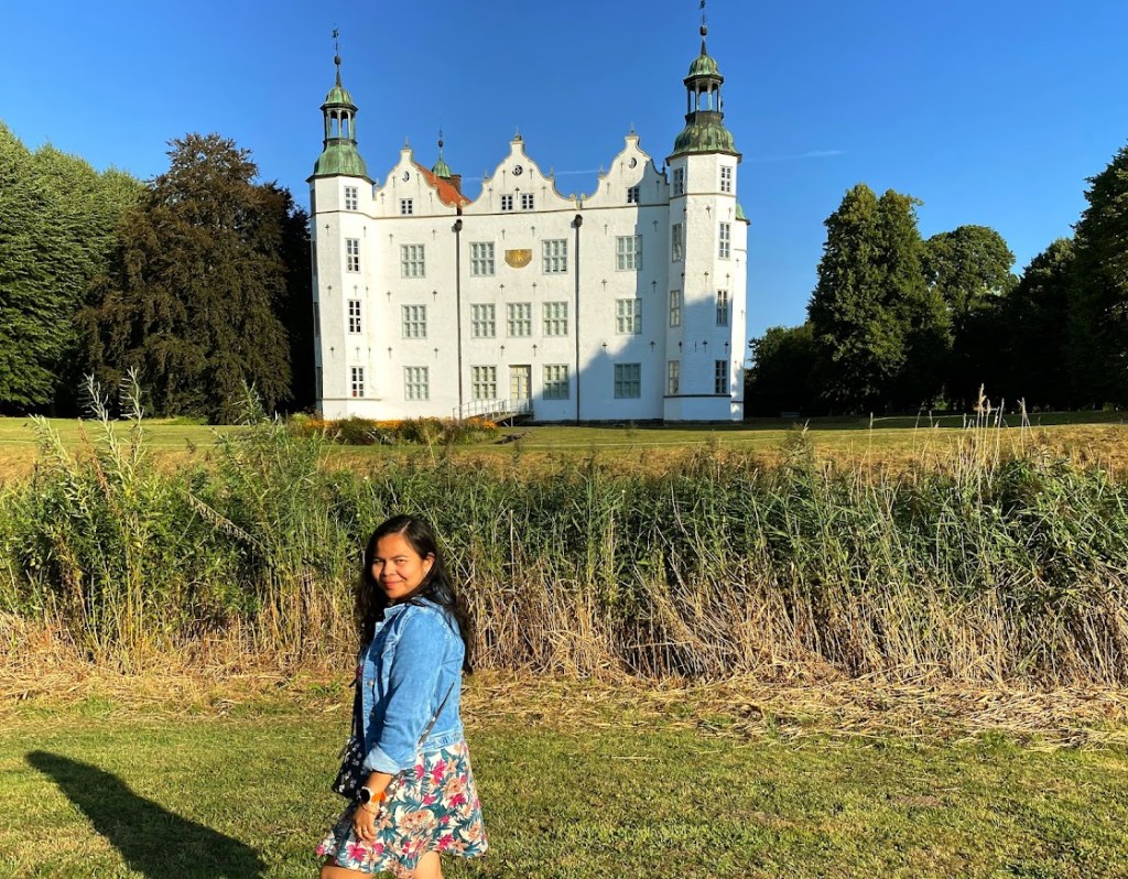 RoadTrip #37.3: Eurotrip Day 3/13 – From Schleswig-Holstein, DE to Nunspeet, NL (ft the 16th century Ahrensburg palace, the equestrian town of Verden, and the delta town of&nbsp;Meppen)